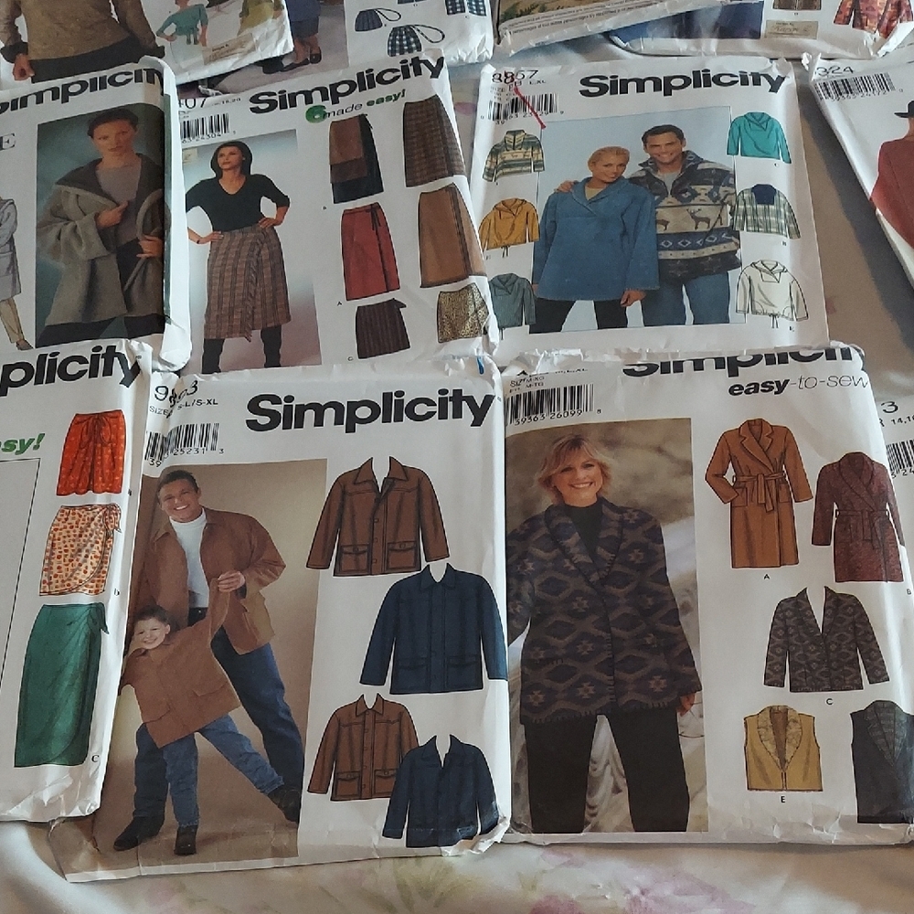 Simplicity Vintage Sewing Pattern Collection #4 - Picture 10 of 11
